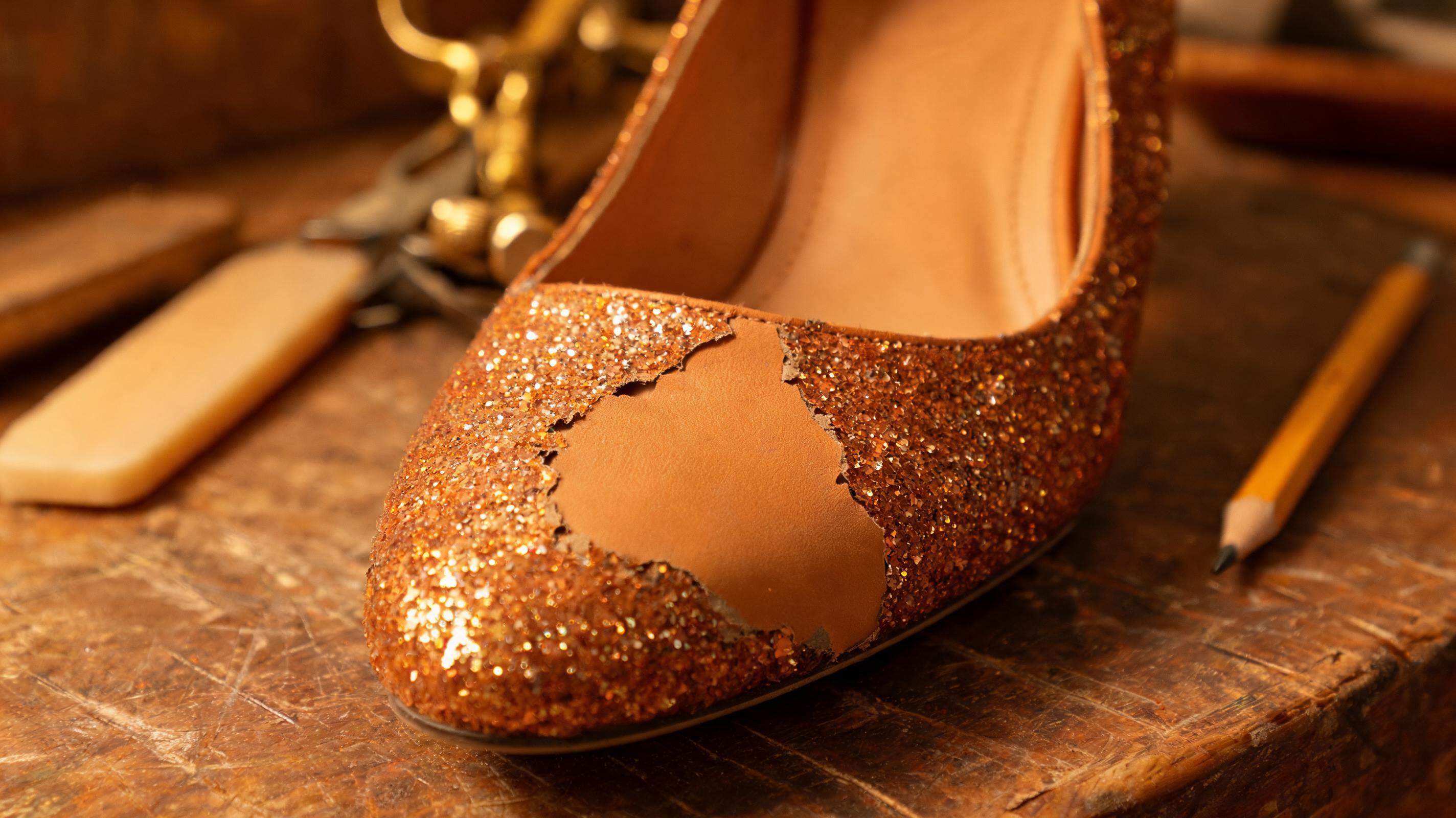 Why Your Glitter or Sparkle Fabric Shoes Shed Metallic Flakes, Lose Their Sparkle Finish, and Reveal Bare Base Fabric Within a Few Months of Wear — The Hidden PU-Binder Hydrolysis Variance, Micro-Particle Adhesion Surface-Area Variance, Foot-Sweat pH Acid Sparkle-Coating Chemistry, and Friction-Zone Wear Pattern Variance Behind the 2026 'Why Did the Sparkle Come Off My Shoes' Epidemic